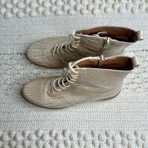 ANTHROPOLOGIE Women's 41 US 10 Stompy Platform Lace Up Boot Cream Alligator - Picture 7 of 16